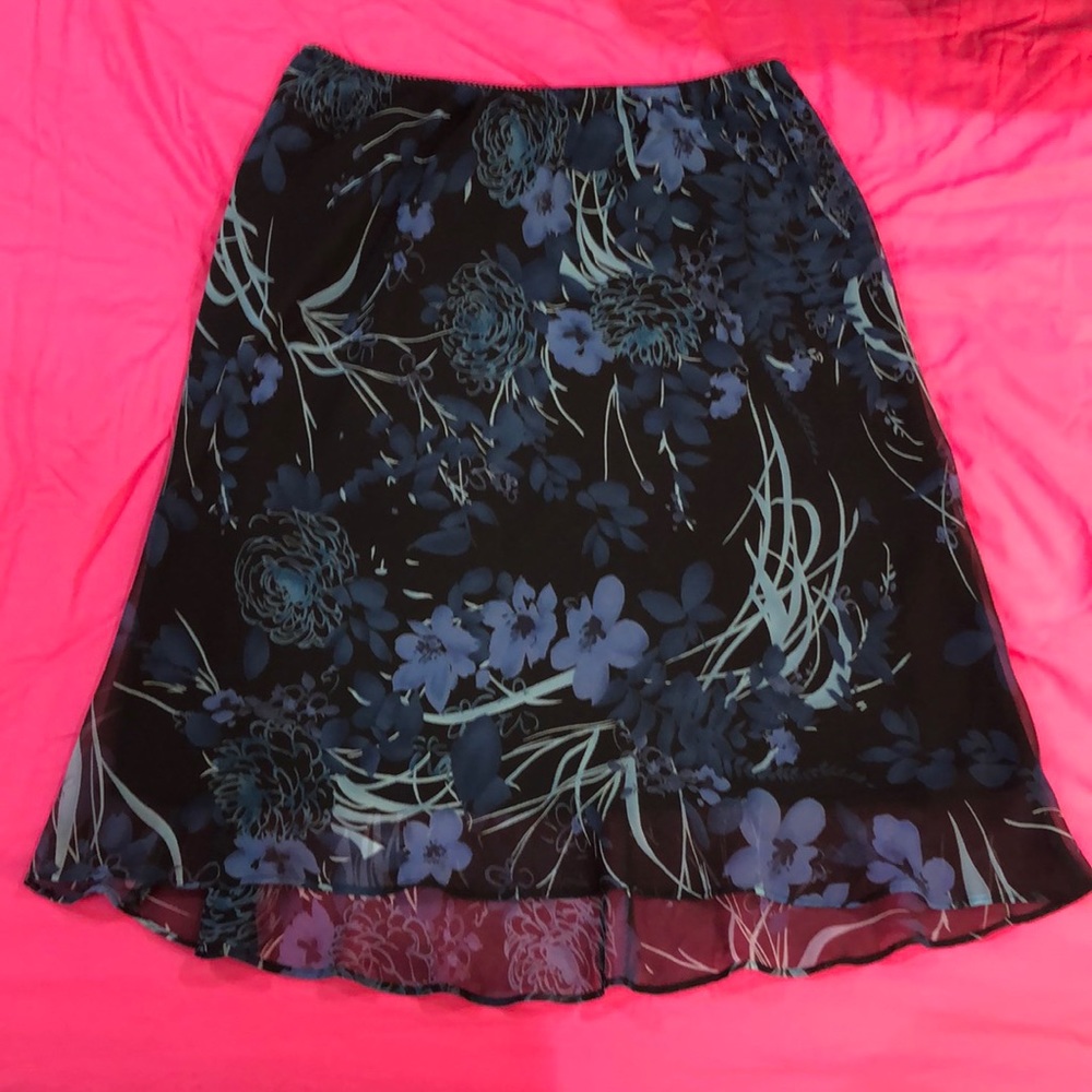 Floral print flowy skirt. Size 14.